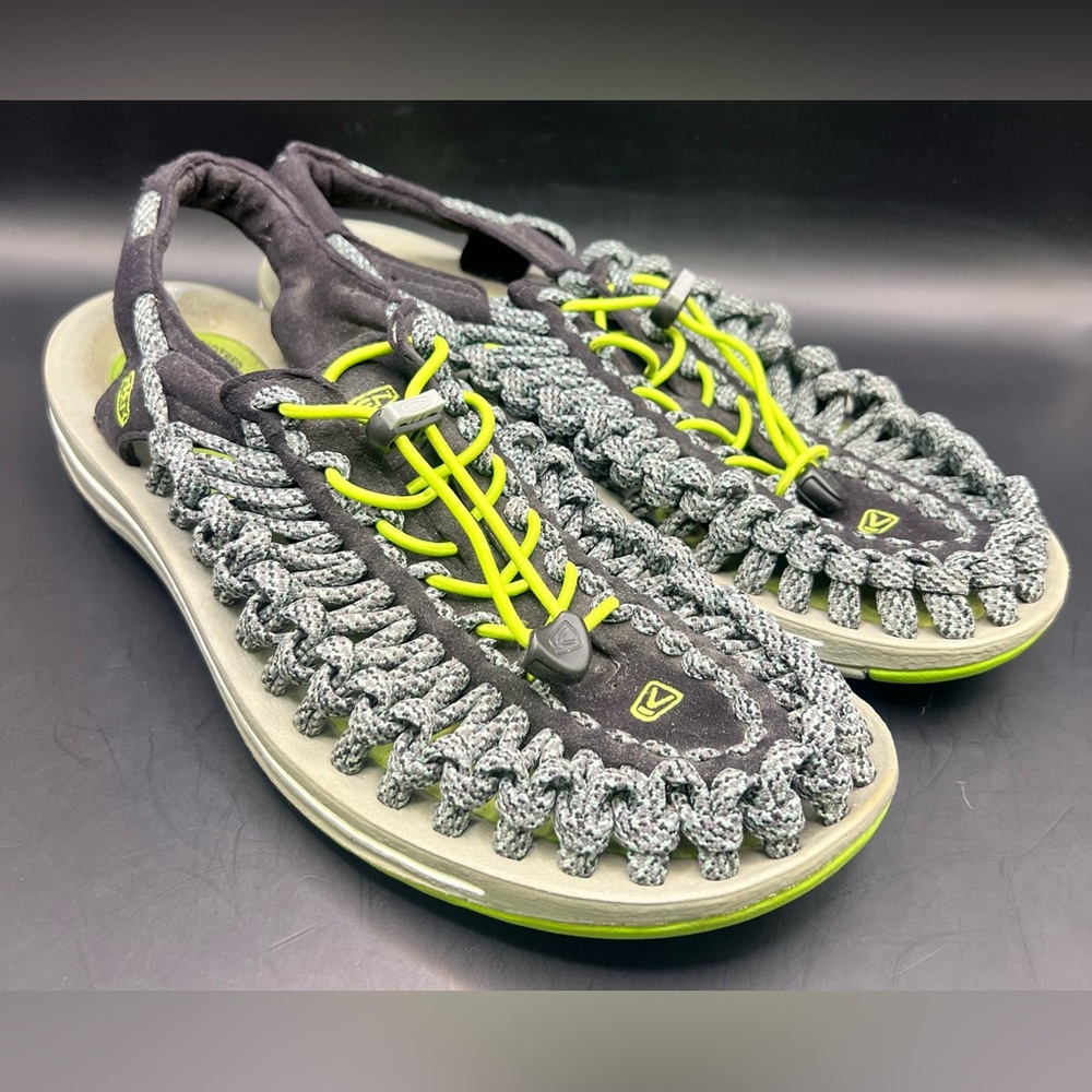Keen- Uneek, Men's Stylish Gray and Green Sandals- Size:9.5
